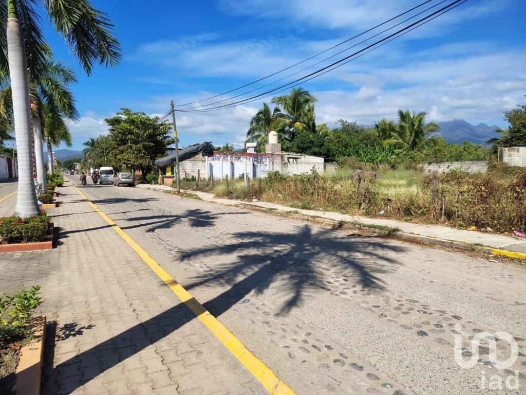 SE VENDE TERRENO COMERCIAL EN SAN JUAN DE ABAJO