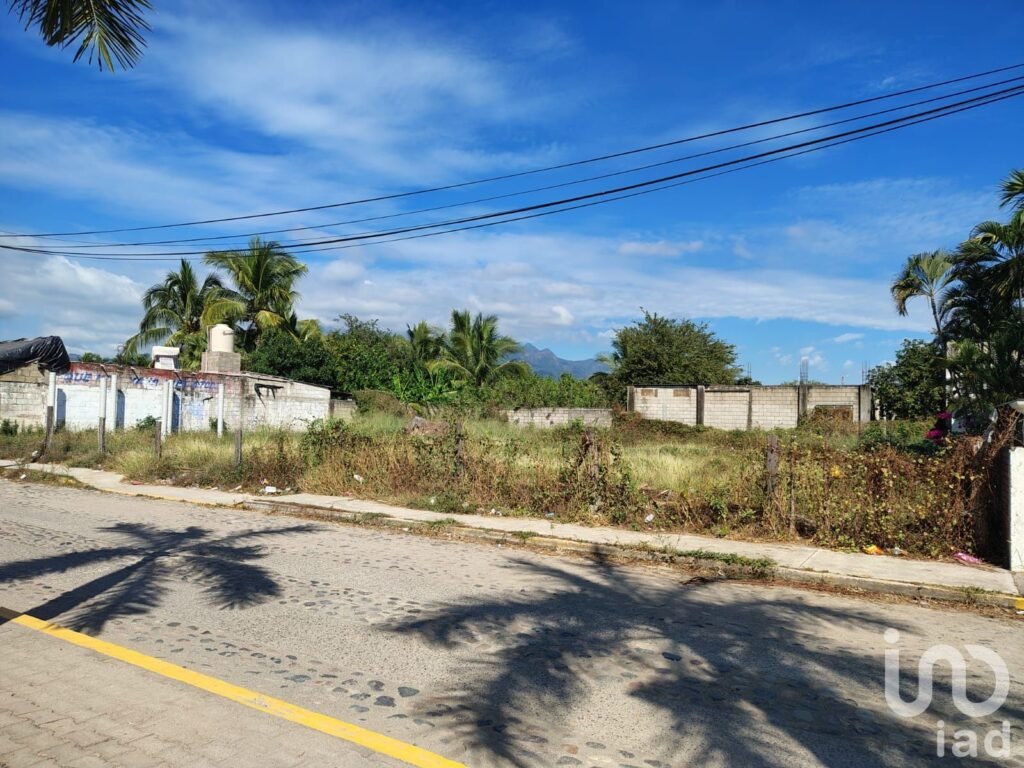 SE VENDE TERRENO COMERCIAL EN SAN JUAN DE ABAJO
