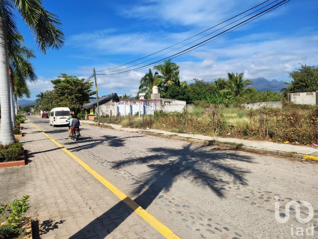 SE VENDE TERRENO COMERCIAL EN SAN JUAN DE ABAJO