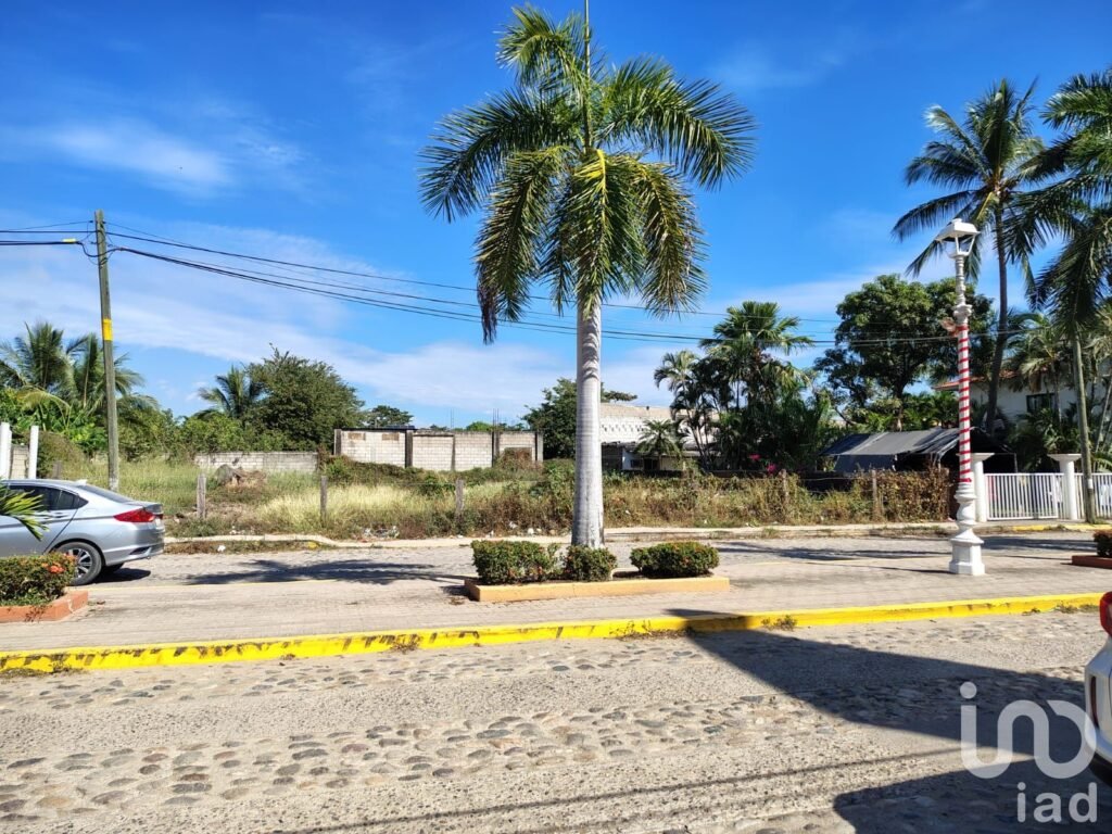 SE VENDE TERRENO COMERCIAL EN SAN JUAN DE ABAJO