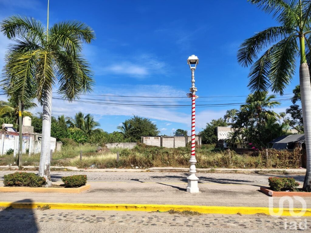 SE VENDE TERRENO COMERCIAL EN SAN JUAN DE ABAJO