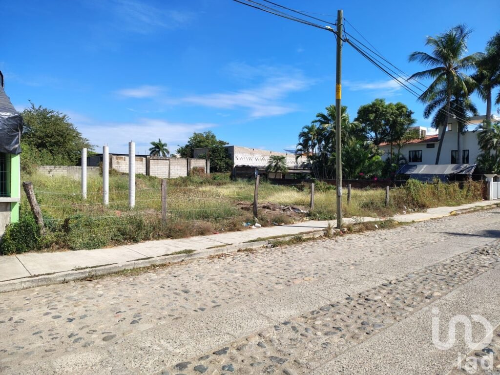 SE VENDE TERRENO COMERCIAL EN SAN JUAN DE ABAJO