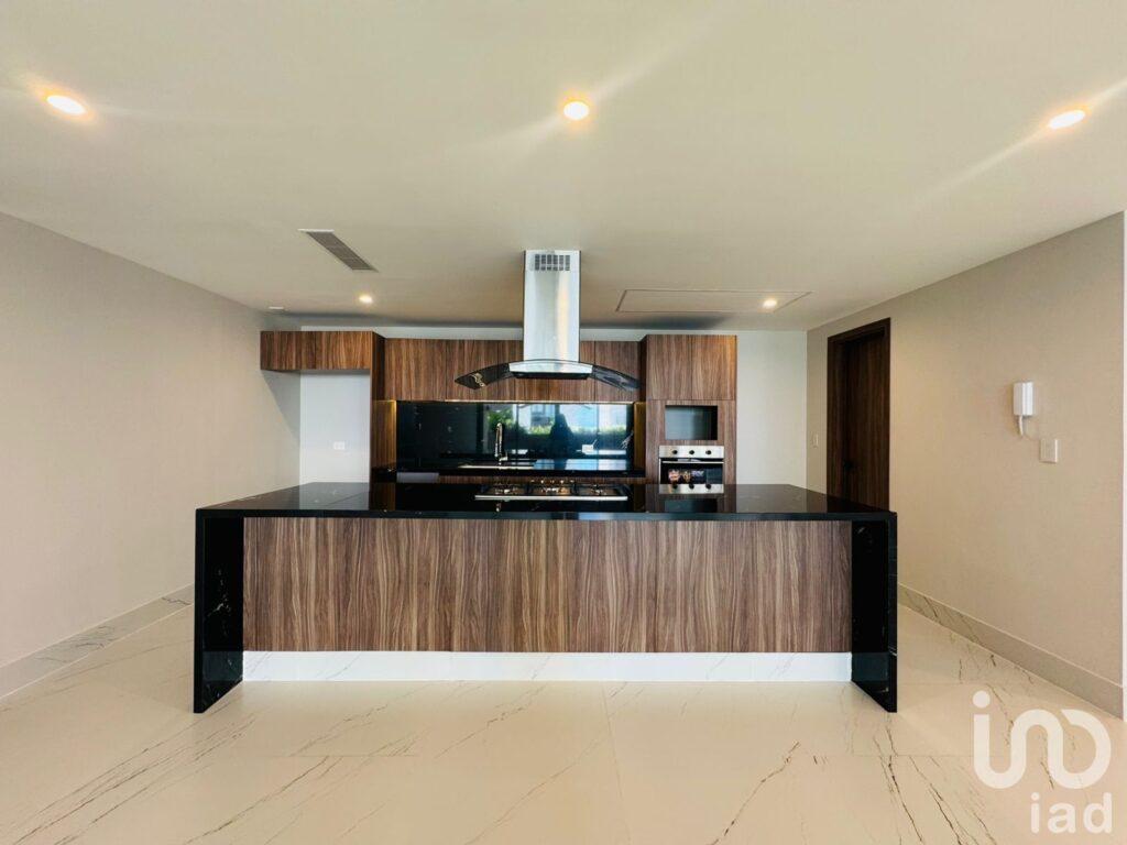 VENTA DE DEPARTAMENTO EN PUERTO CANCUN CON AMENIDADES DE LUJO