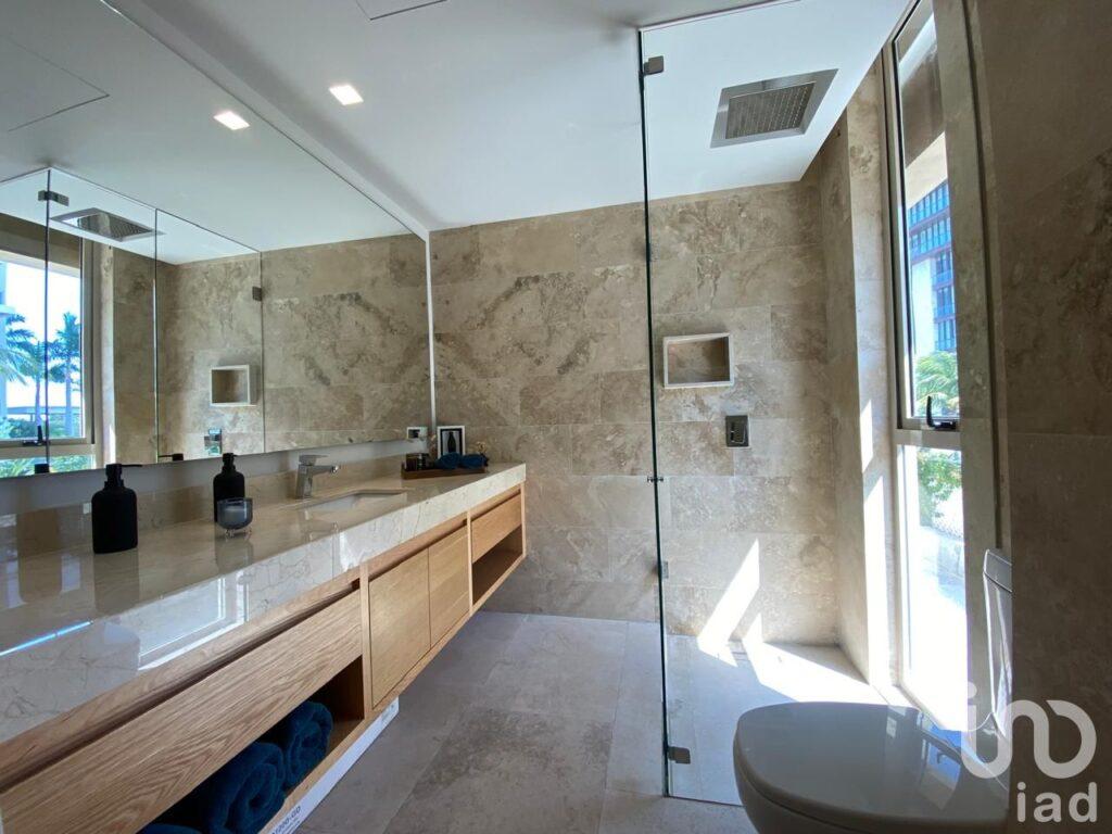 VENTA DE DEPARTAMENTO CON AMENIDADES DE LUJO EN PUERTO CANCUN