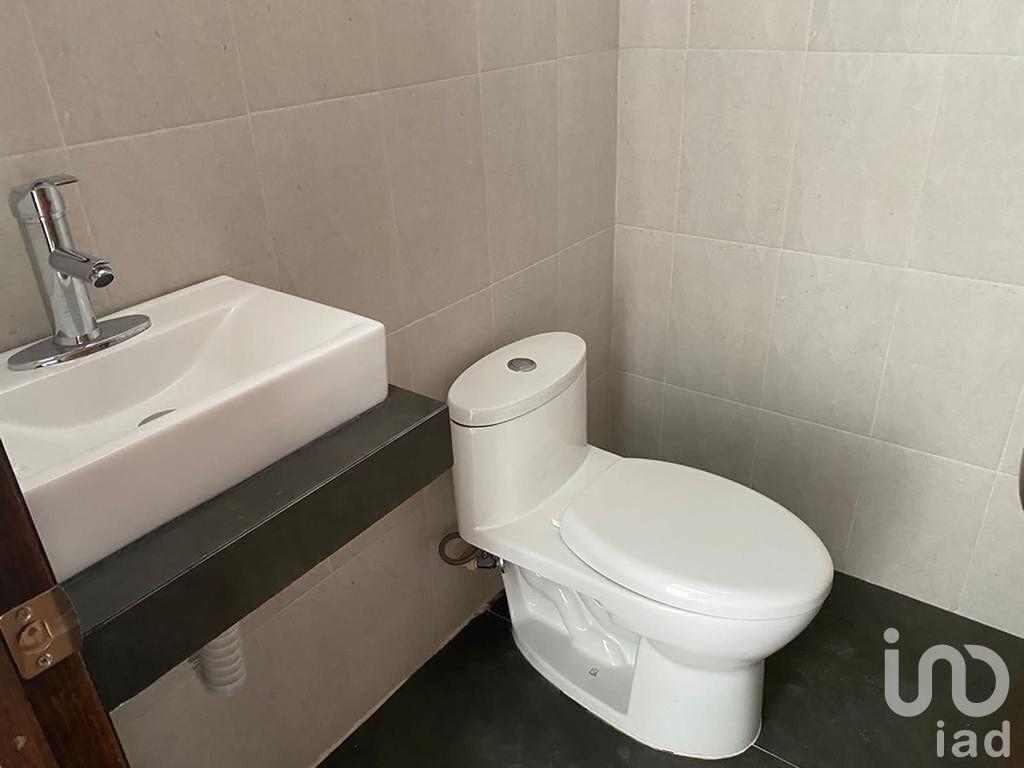 CASA EN LOS LAGUITOS EN TUXTLA GUTIERREZ, CHIAPAS