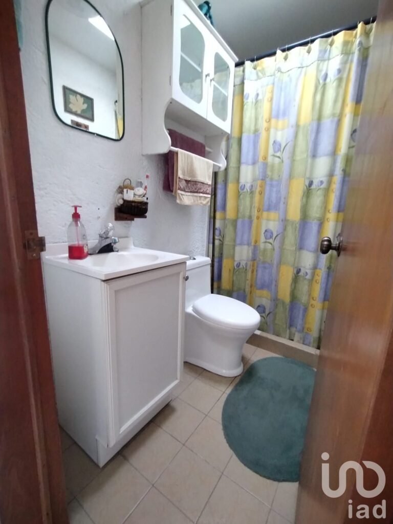 Casa en venta en Col. Hank González, Toluca, Estado de México.