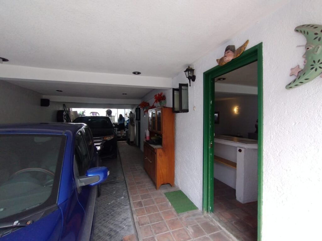 Casa en venta en Col. Hank González, Toluca, Estado de México.