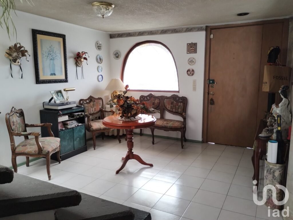 Casa en venta en Col. Hank González, Toluca, Estado de México.