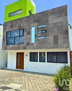 Casa en venta en Condominio Maples, en San Miguel Totocuitlapilco, Metepec, Méx.