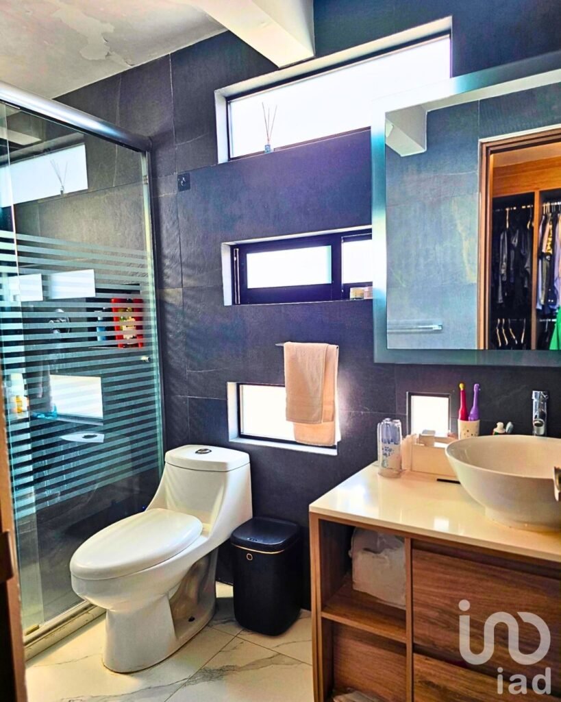 Casa en venta en Condominio Maples, en San Miguel Totocuitlapilco, Metepec, Méx.