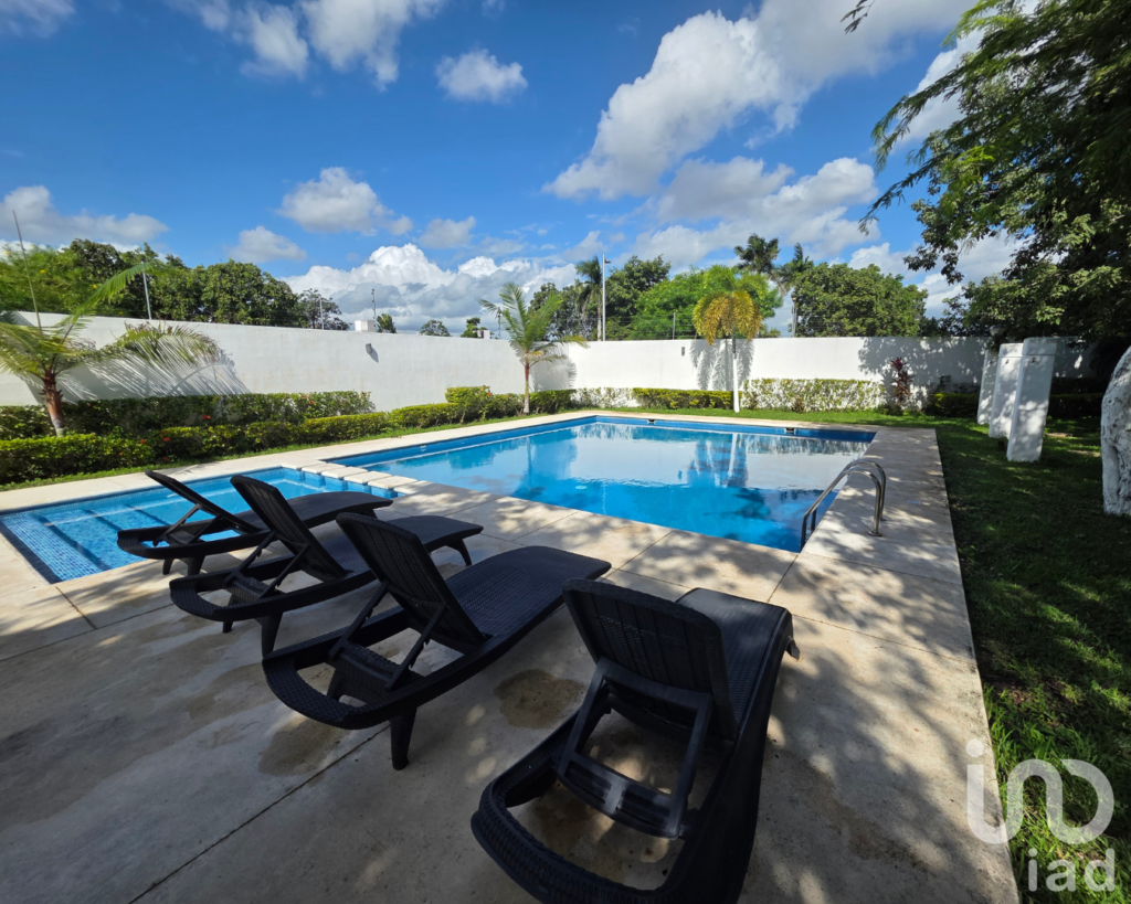 Casa en Venta en Cancún (Polígono Sur), en Esquina, con Terreno Excedente y Amenidades