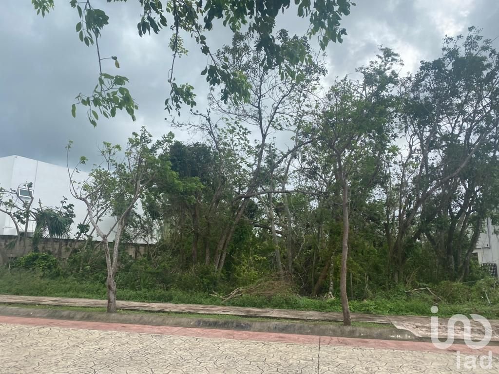 VENTA DE TERRENO EN RESIDENCIAL LAGOS DEL SOL FRENTE AL LAGO EN CANCUN QUINTANA ROO