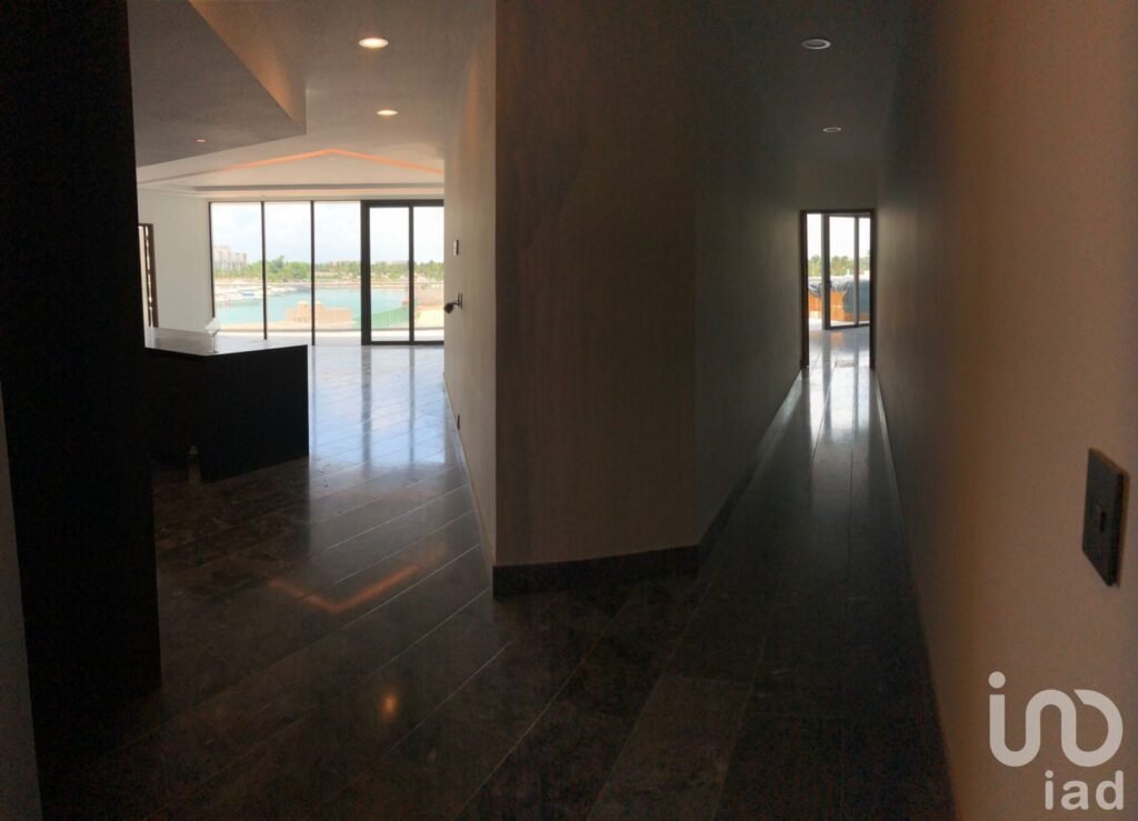 DEPARTAMENTO EN VENTA UBICADO EN  PUERTO CANCUN, QUINTANA ROO