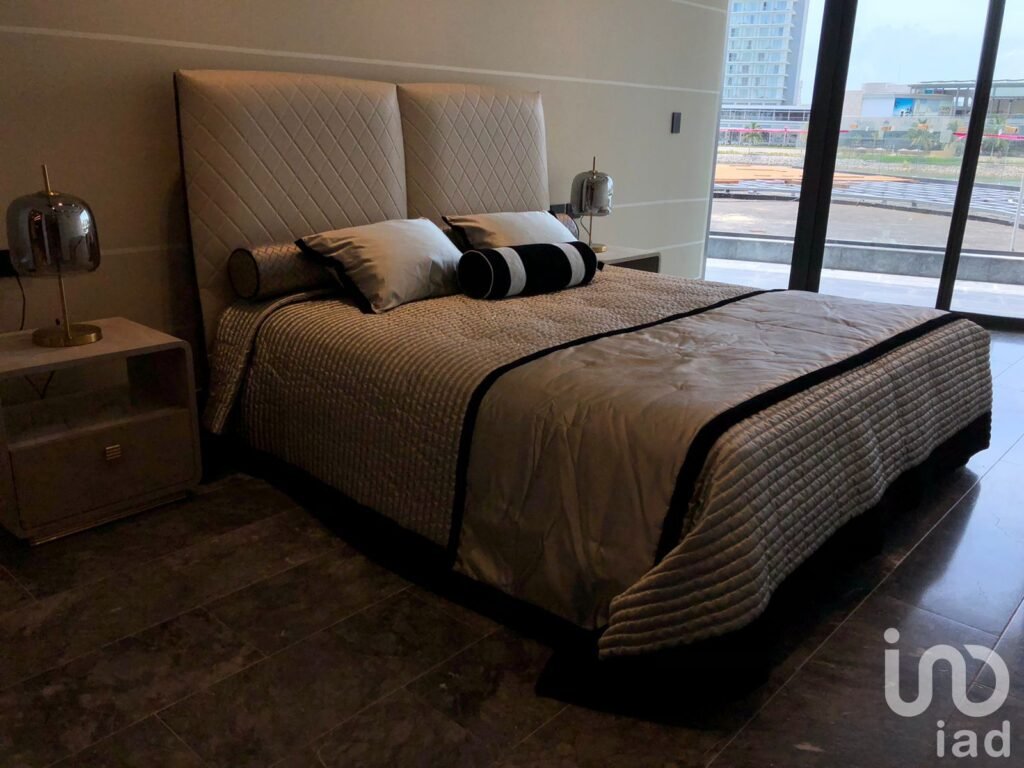 DEPARTAMENTO EN VENTA UBICADO EN  PUERTO CANCUN, QUINTANA ROO