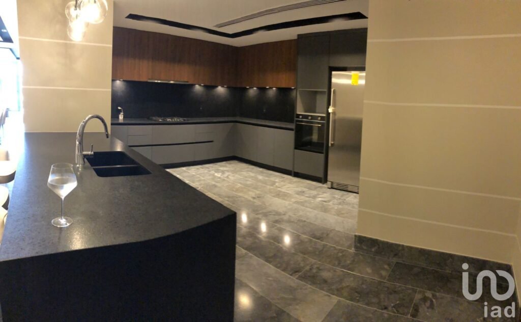 DEPARTAMENTO EN VENTA UBICADO EN  PUERTO CANCUN, QUINTANA ROO