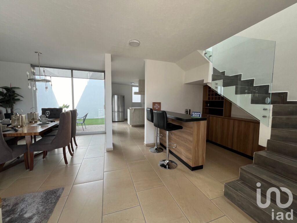 Casa en Venta con Jardín, cerca de Flex y Salida a Zacatecas