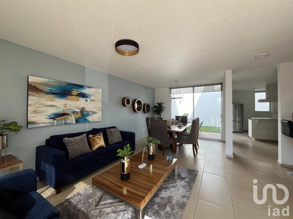 Casa en Venta con Jardín, cerca de Flex y Salida a Zacatecas