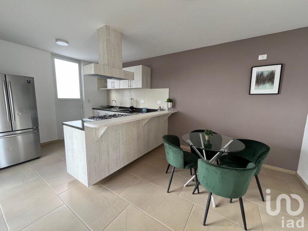 Casa en Venta con Jardín, cerca de Flex y Salida a Zacatecas