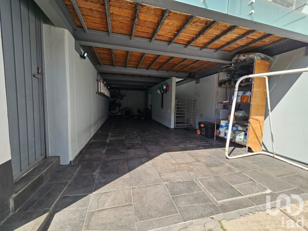 CASA EN VENTA EN FUENTES DE SATELITE (En Calle Cerrada) ACCESO RESTRINGIDO