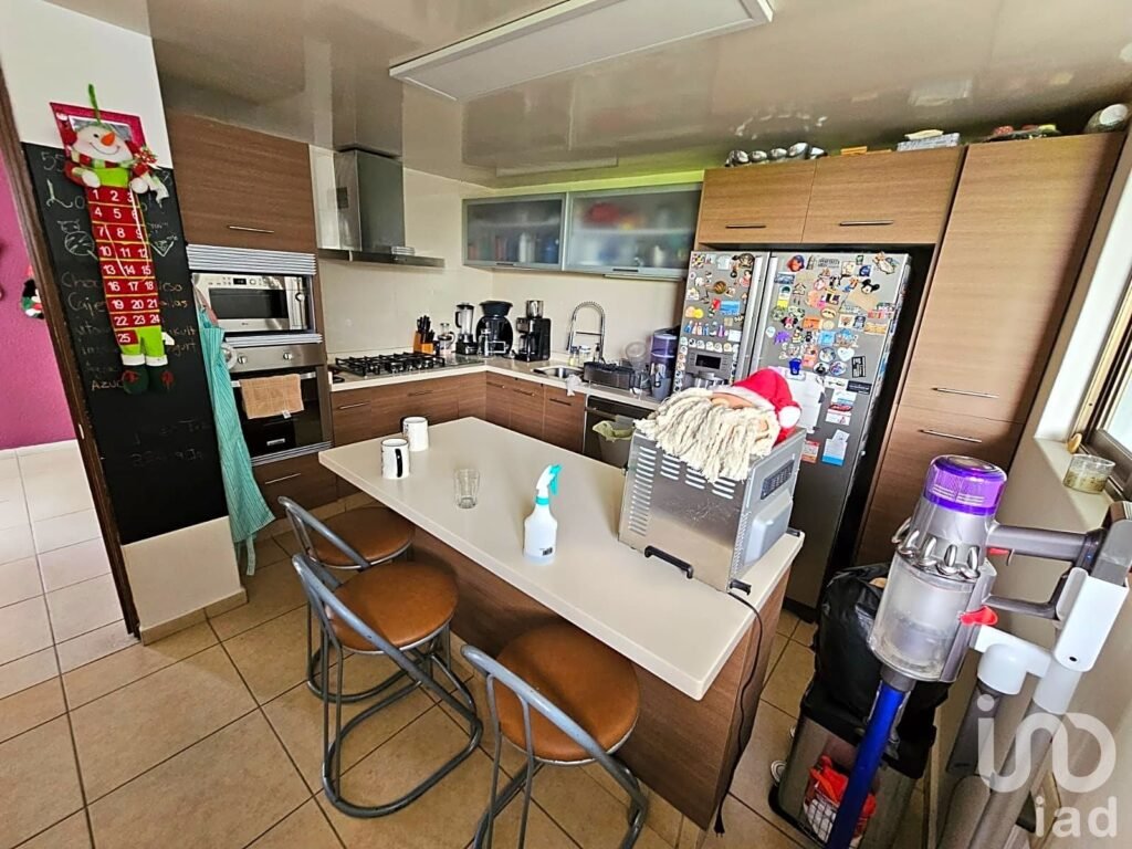 CASA EN VENTA EN FUENTES DE SATELITE (En Calle Cerrada) ACCESO RESTRINGIDO