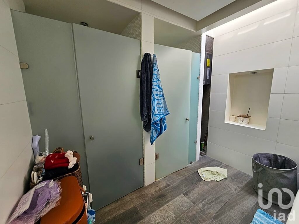 CASA EN VENTA EN FUENTES DE SATELITE (En Calle Cerrada) ACCESO RESTRINGIDO