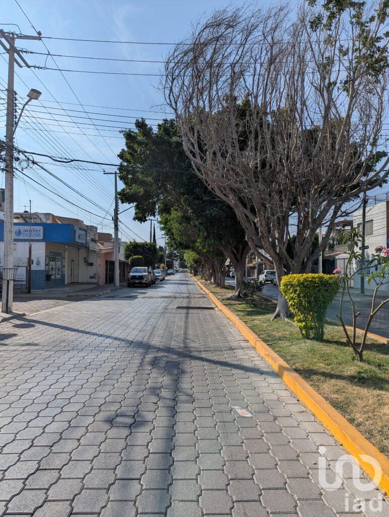 La Joya en Av. Comercial por Hospital General