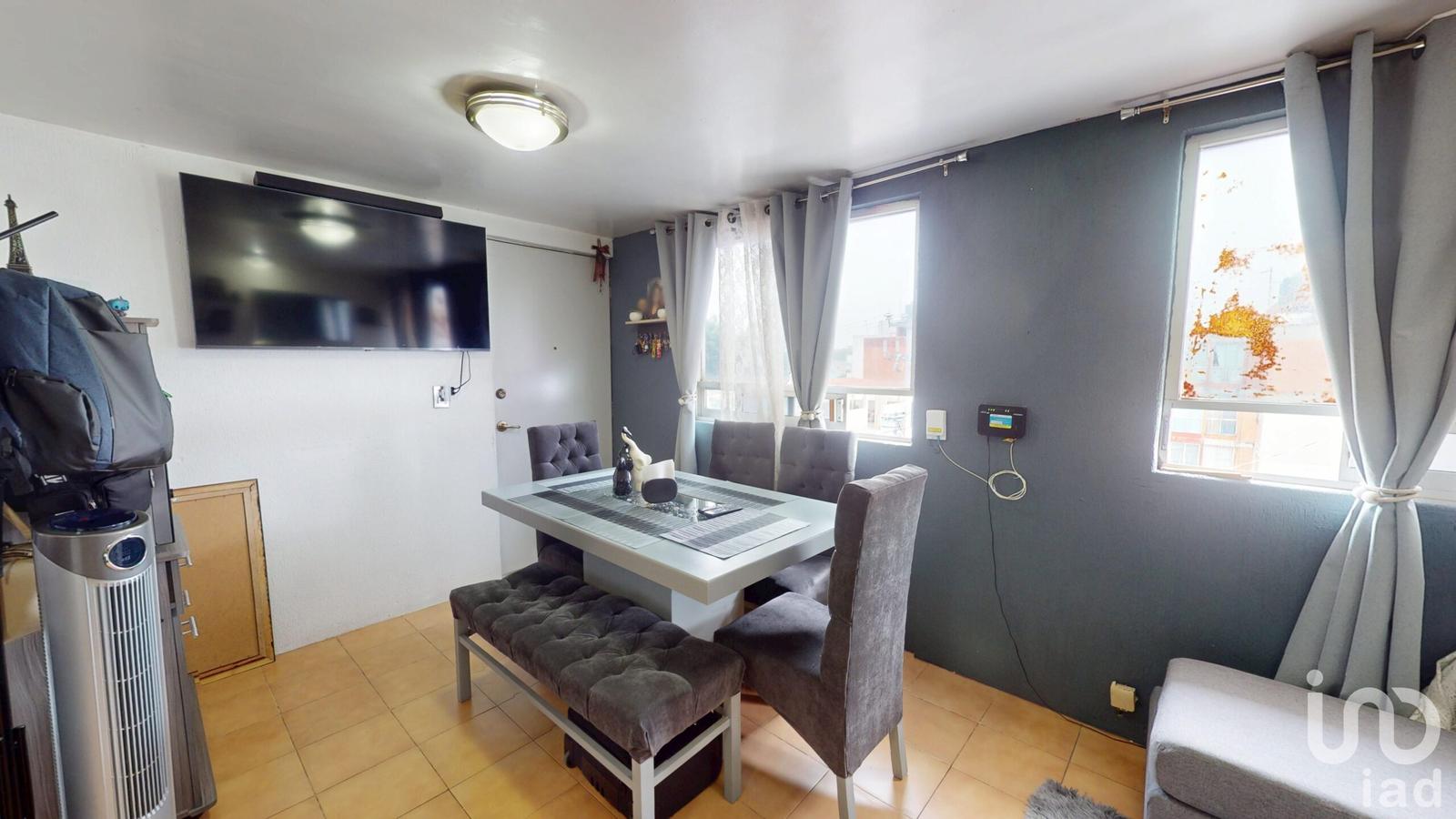 Departamento en venta de 2 recámaras en Col. Huichapan, Miguel Hidalgo, Ciudad de México