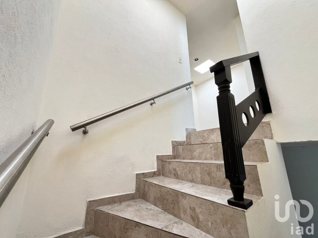 CASA EN VENTA EN ARBOLEDAS DE LOMA BELLA