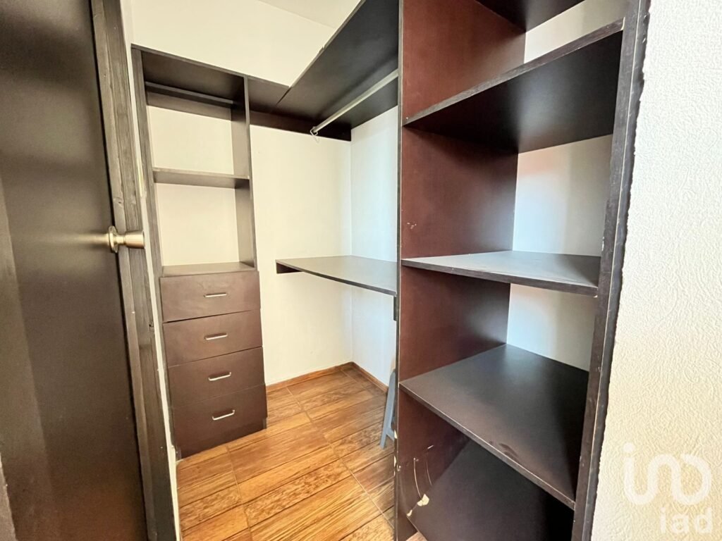 CASA EN VENTA EN ARBOLEDAS DE LOMA BELLA