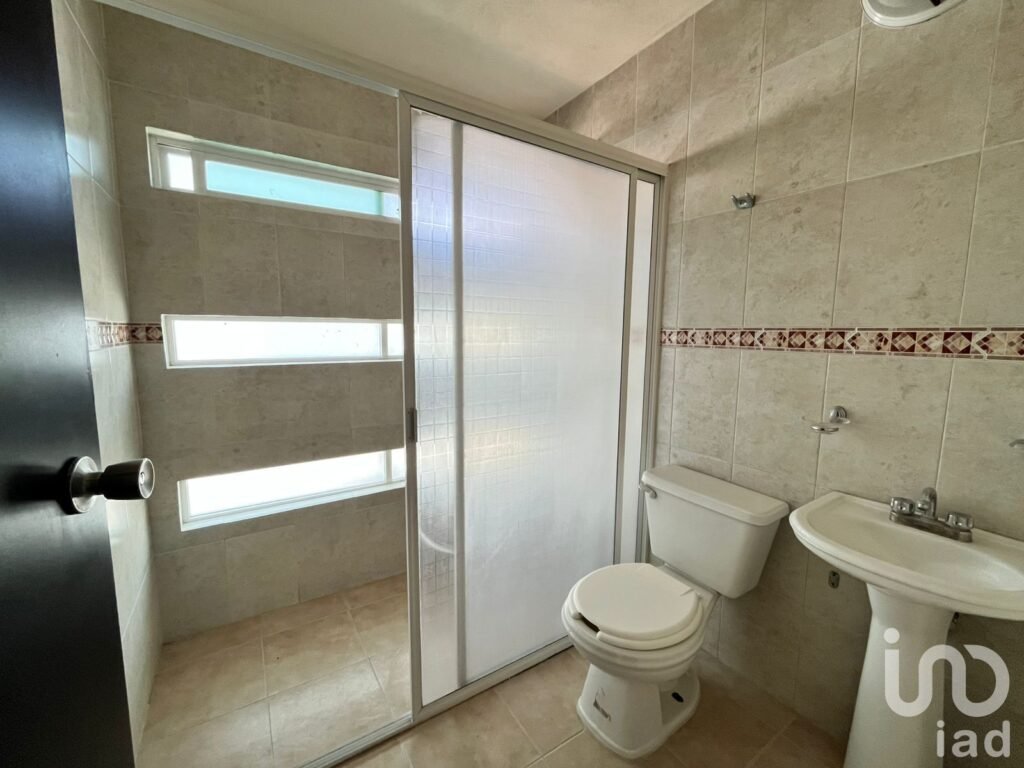 CASA EN VENTA EN ARBOLEDAS DE LOMA BELLA