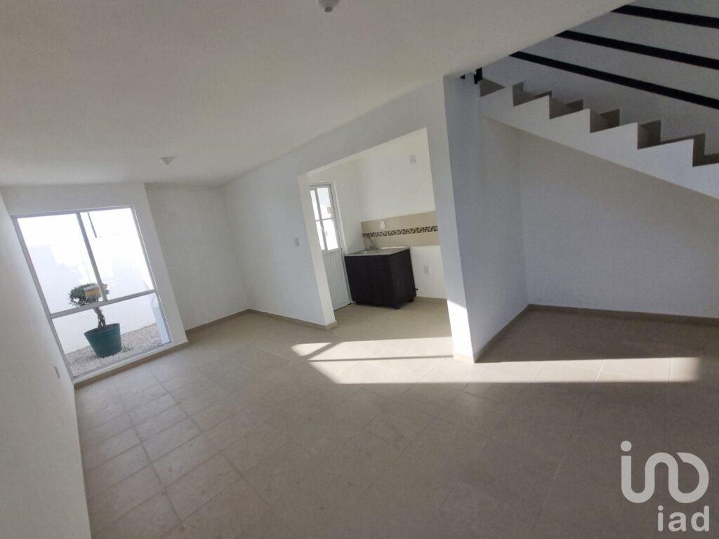 Casa 2 rec 1 baño Tres Lunas Celaya $850k, vigilancia 24 h, áreas recreativas Av Las Torres
