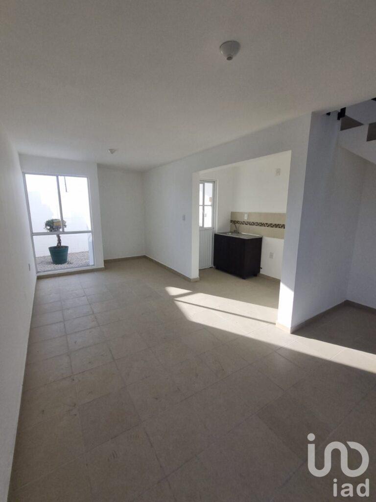 Casa 2 rec 1 baño Tres Lunas Celaya $850k, vigilancia 24 h, áreas recreativas Av Las Torres