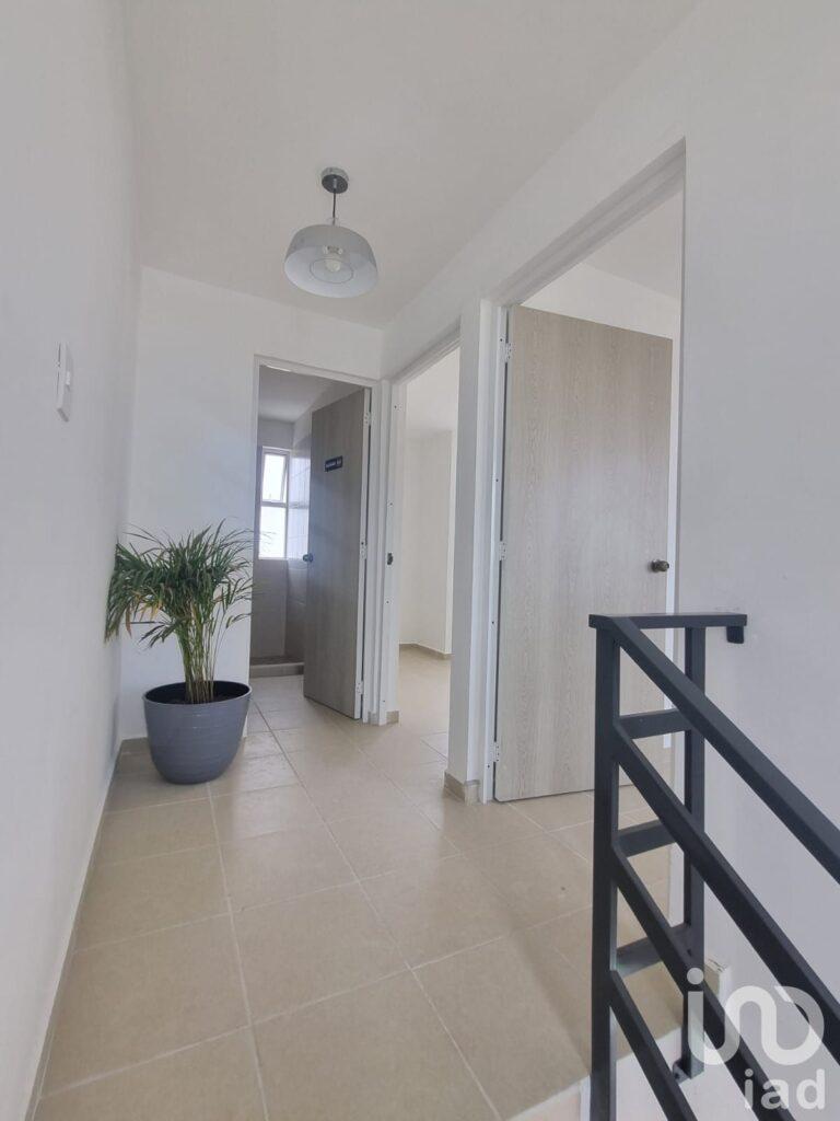 Casa 2 rec 1 baño Tres Lunas Celaya $850k, vigilancia 24 h, áreas recreativas Av Las Torres
