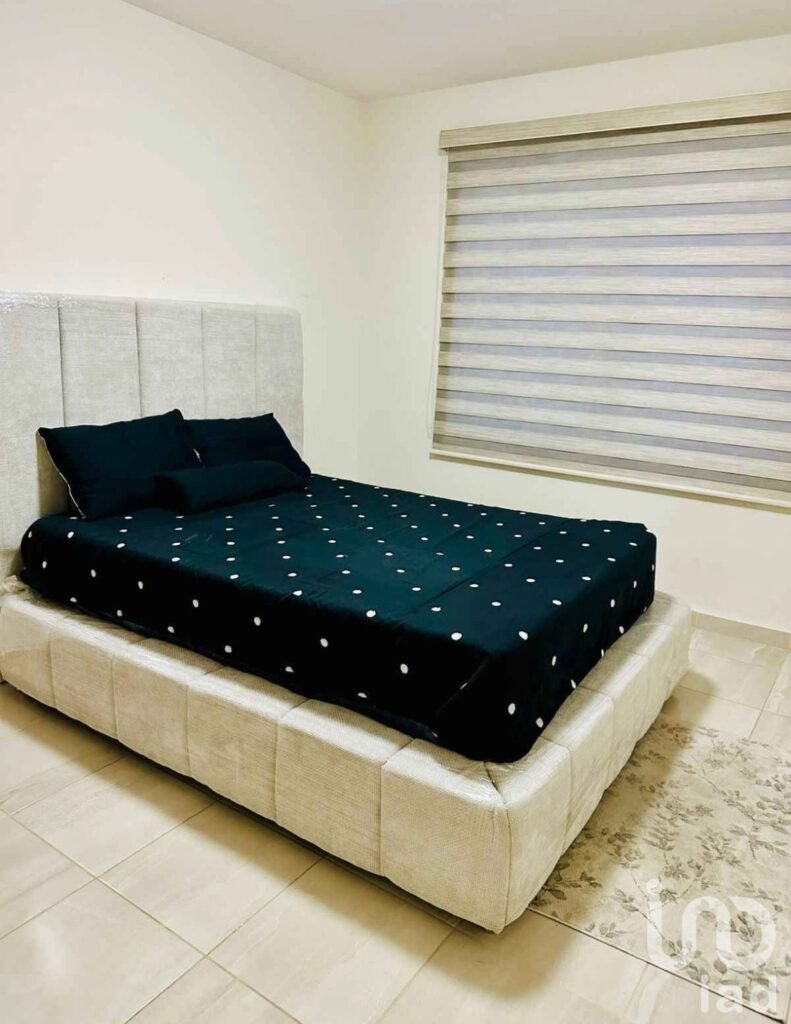 Casa en renta, amueblada, en Jardín de Versalles 2da Sección