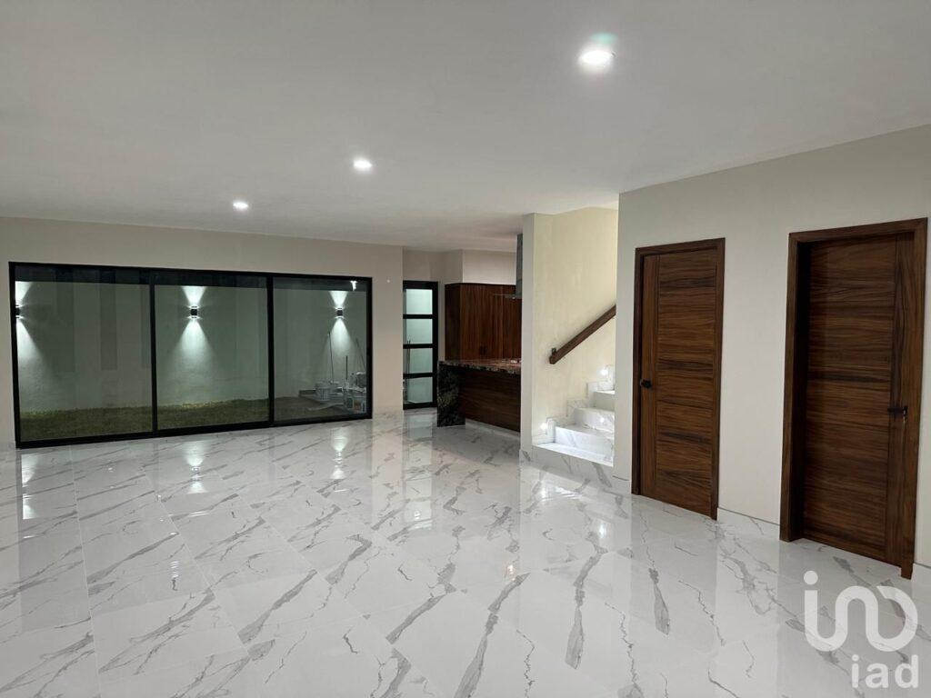 PRE-VENTA CASA EN LOS ROBLES RESIDENCIAL PROLONGACION MARIANO OTERO KM 5.5