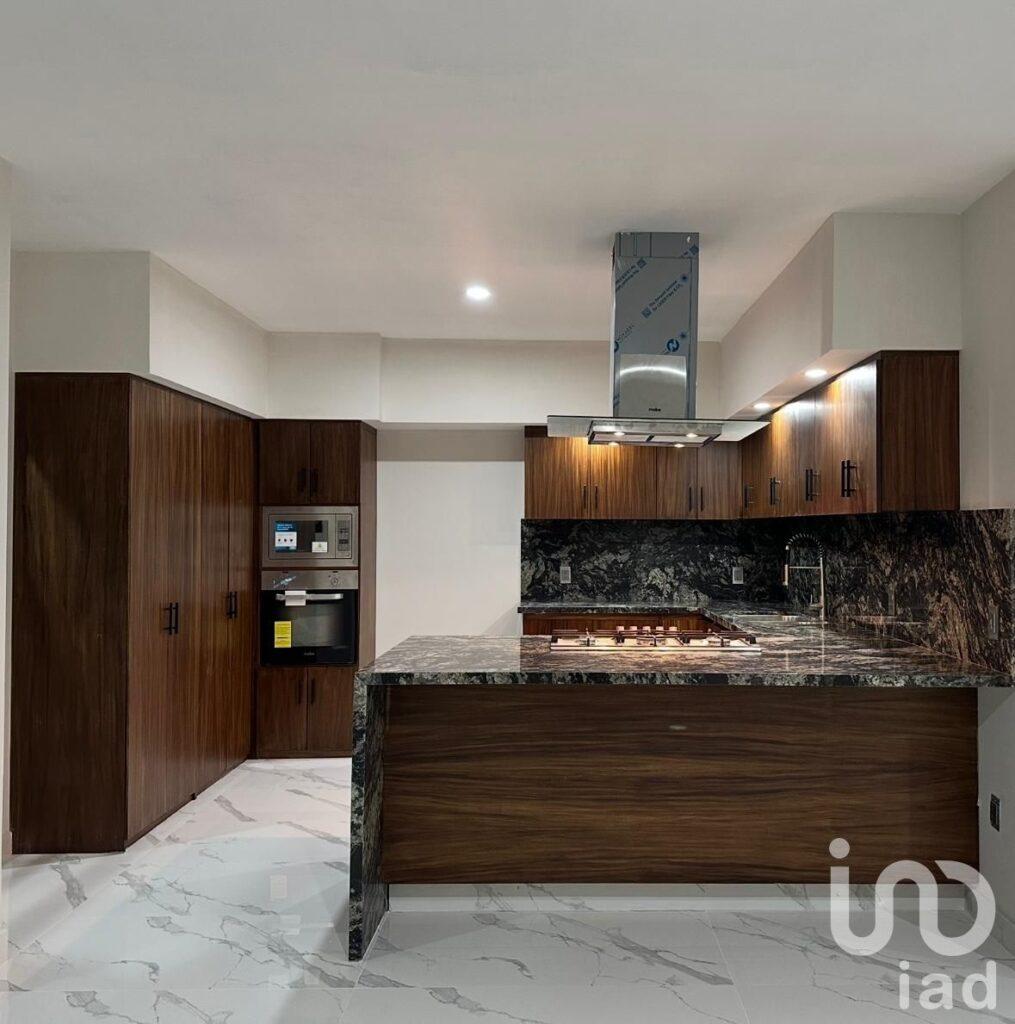 PRE-VENTA CASA EN LOS ROBLES RESIDENCIAL PROLONGACION MARIANO OTERO KM 5.5