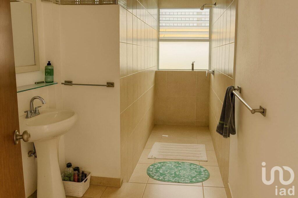 VENTA DE CASA EN CONDOMINIO ZONA DORADA