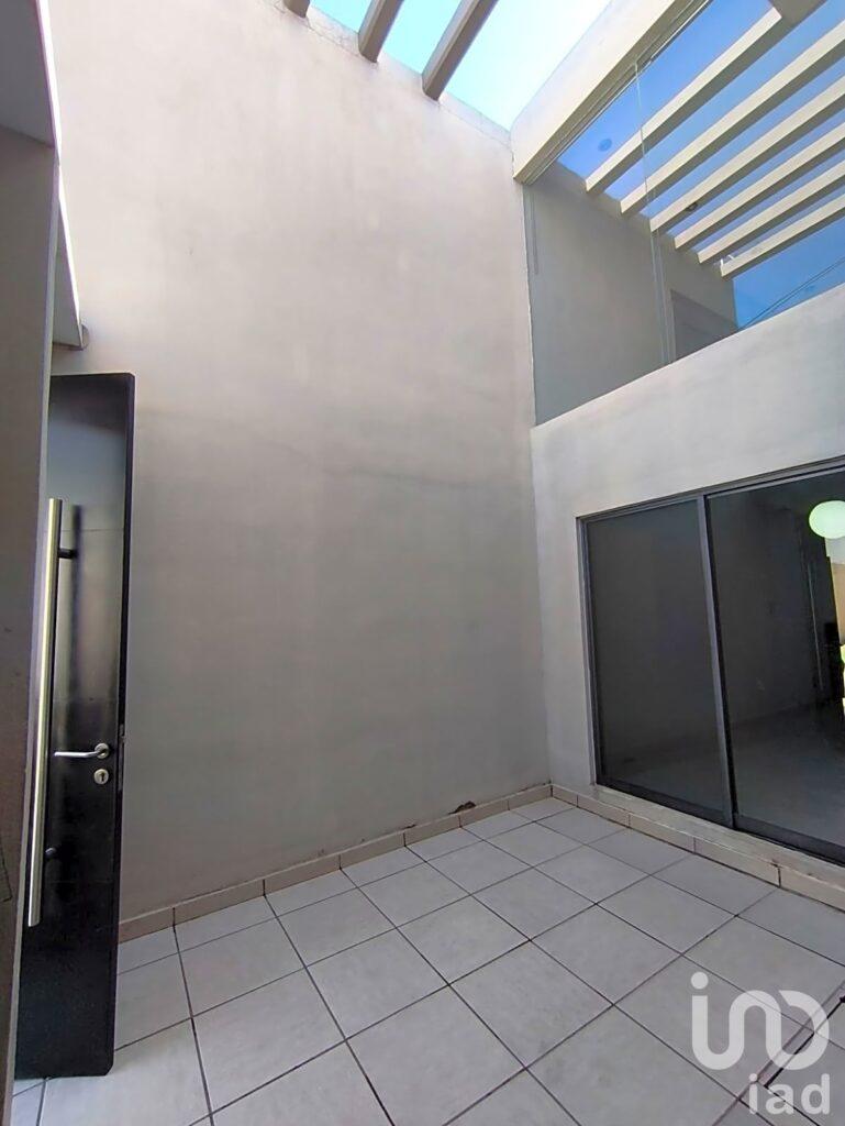 Casa en VENTA de 3 recámaras en la Virgen SGS