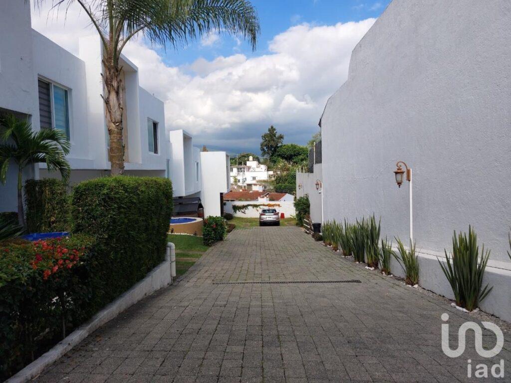 CASA EN VENTA EN CONDOMINIO, LOMAS DE ATZINGO, NORTE DE CUERNAVACA, MORELOS