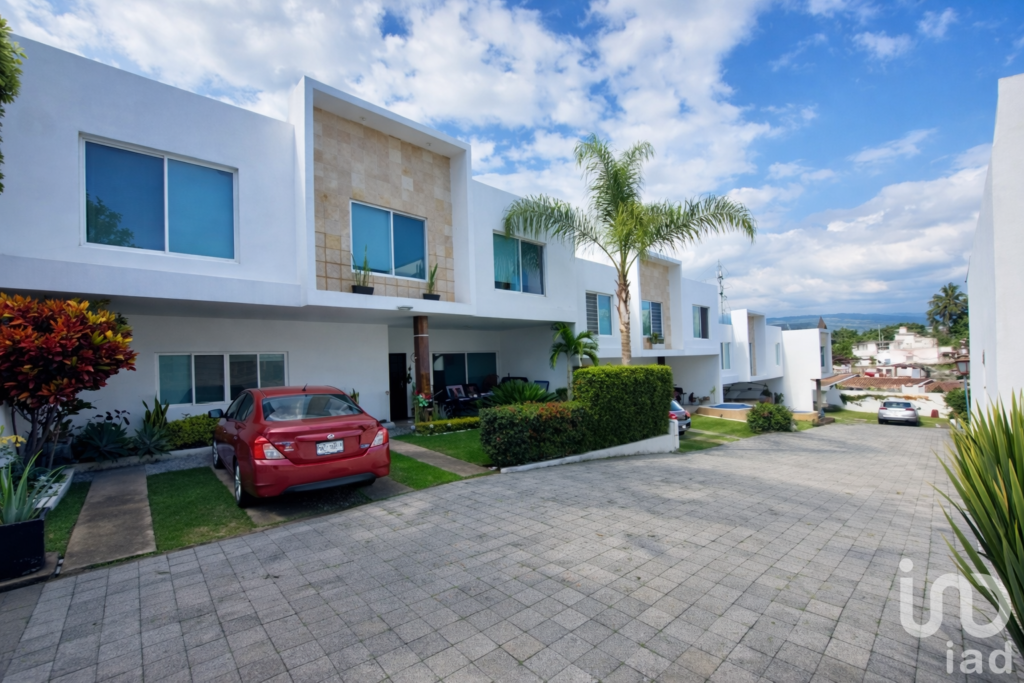 CASA EN VENTA EN CONDOMINIO, LOMAS DE ATZINGO, NORTE DE CUERNAVACA, MORELOS