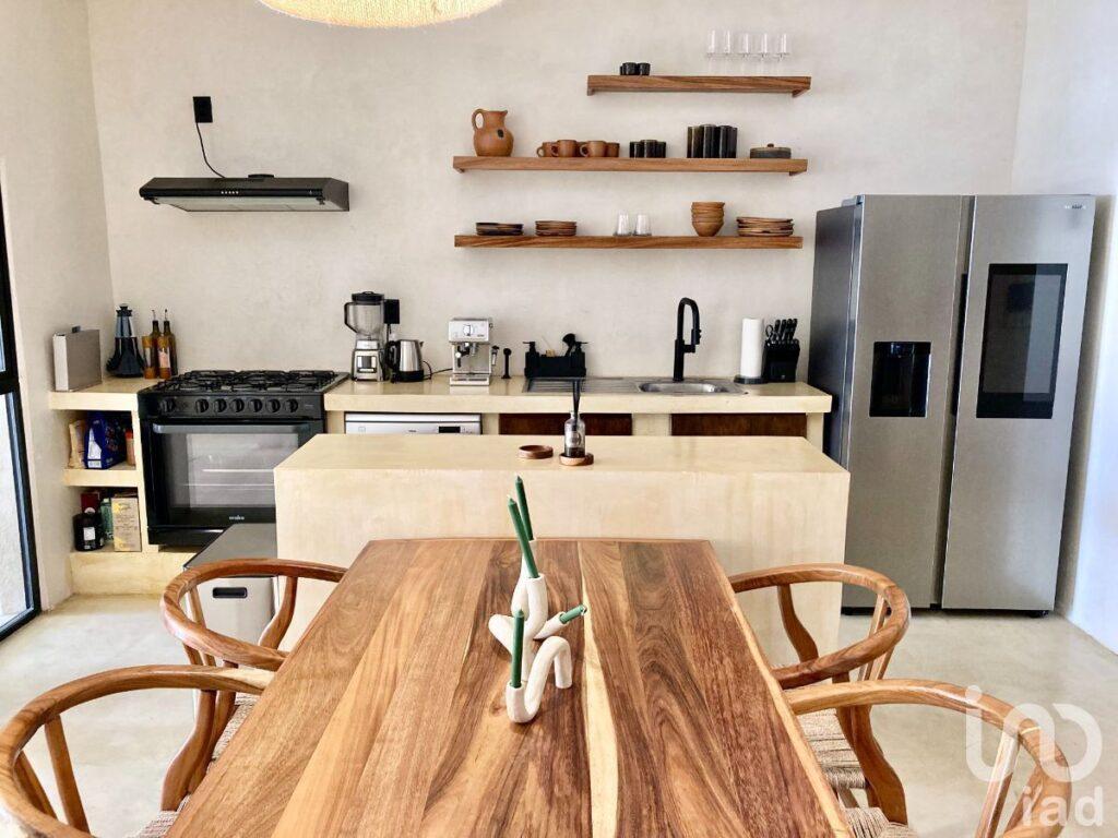 CASA AMUEBLADA Y EQUIPADA EN EL BARRIO DE SANTIAGO