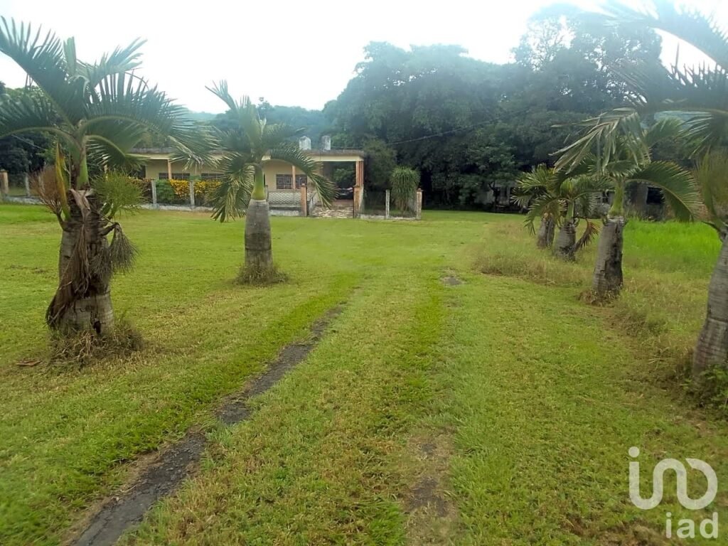 Se venden 14,000 M2 de terreno