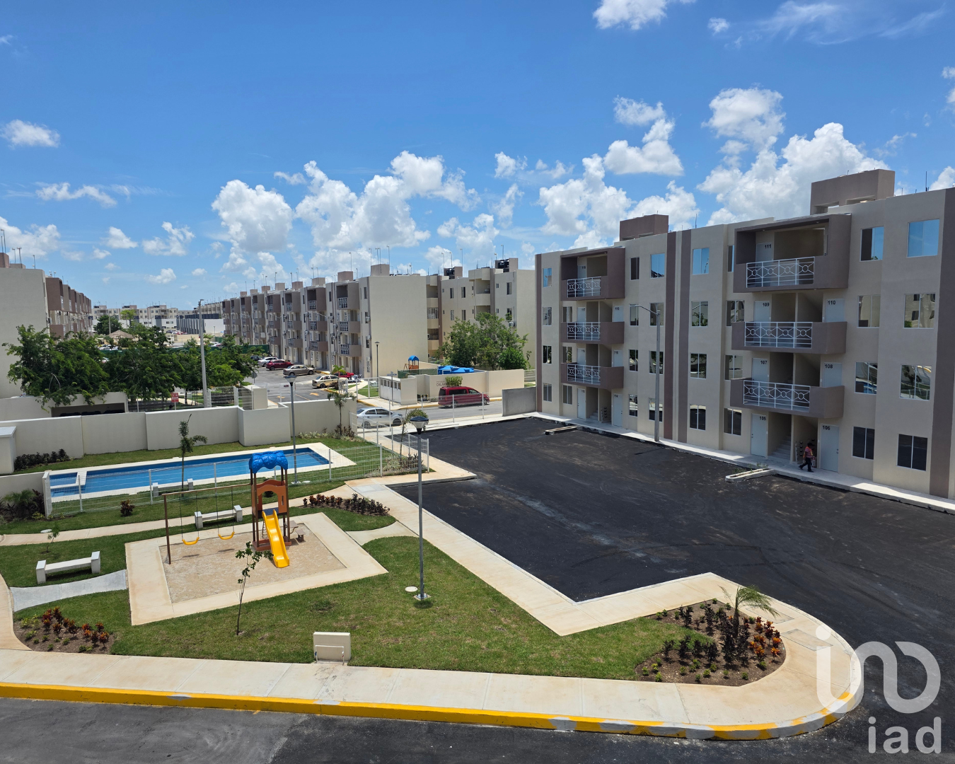 Departamento Nuevo en Venta en Cancún (Zona norte), con Alberca y Acceso controlado