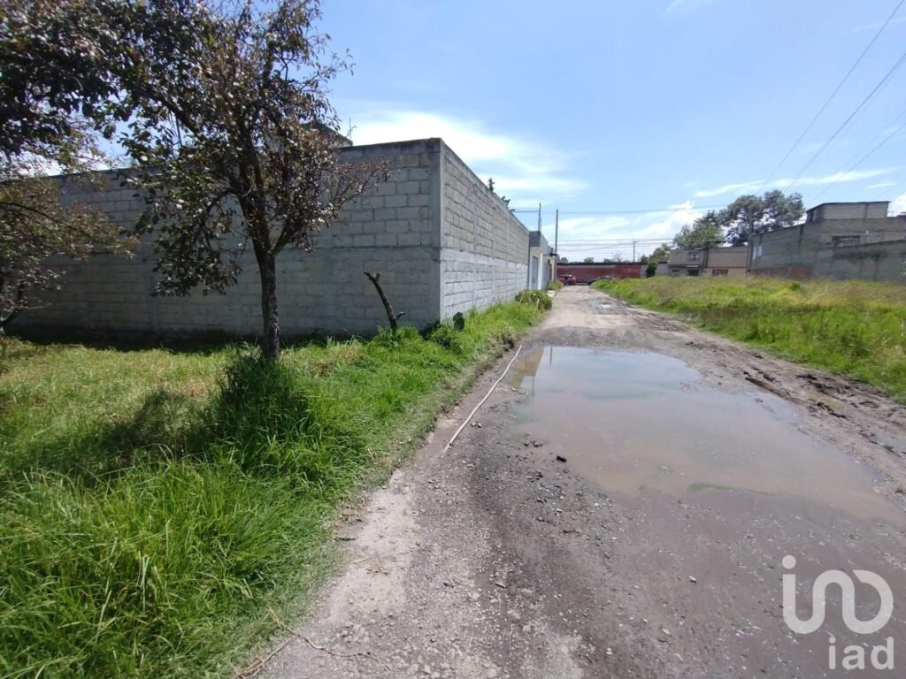 Terreno en venta en San Mateo Otzacatipan, Toluca, Estado de México