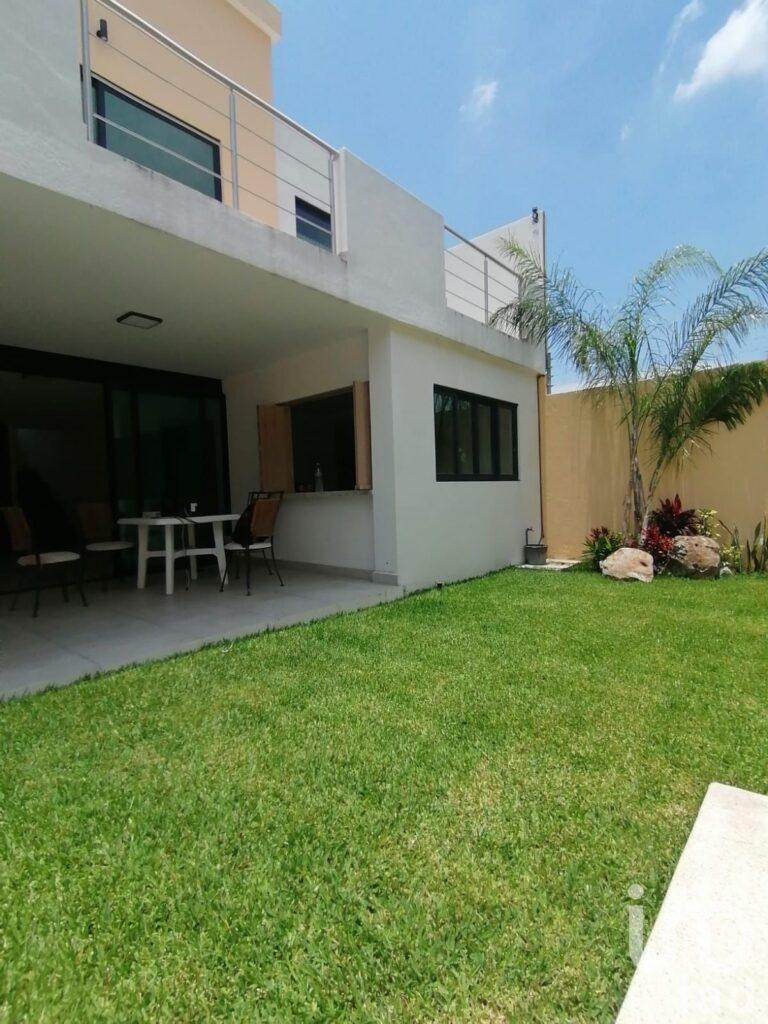 CASA EN VENTA CERCAS DE LA GLORIETA DE LA LUNA CUERNVACA