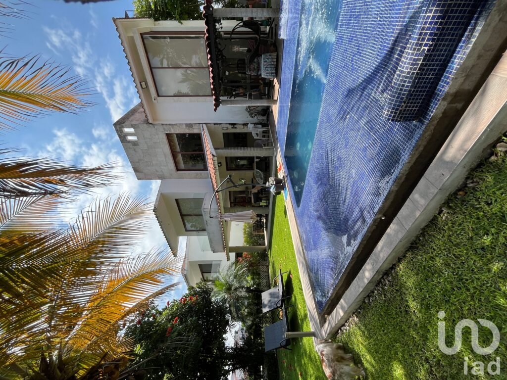 CASA EN PARAISO COUNTRY EN MORELOS, FRACCIONAMIENTO CON DOBLE FILTRO DE SEGURIDAD Y CAMPO DE GOLF