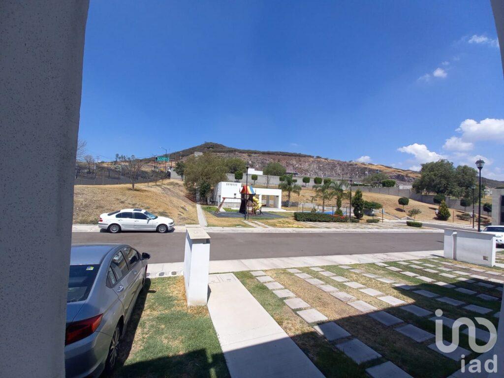 Departamento en venta en Viñedos Querétaro planta alta en esquina