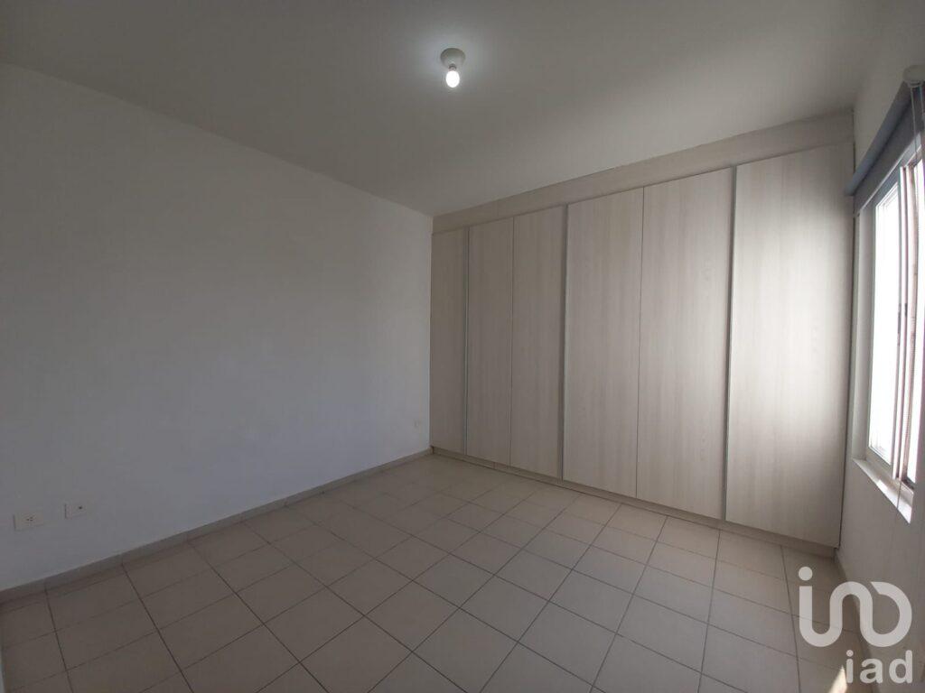 Departamento en venta en Viñedos Querétaro planta alta en esquina