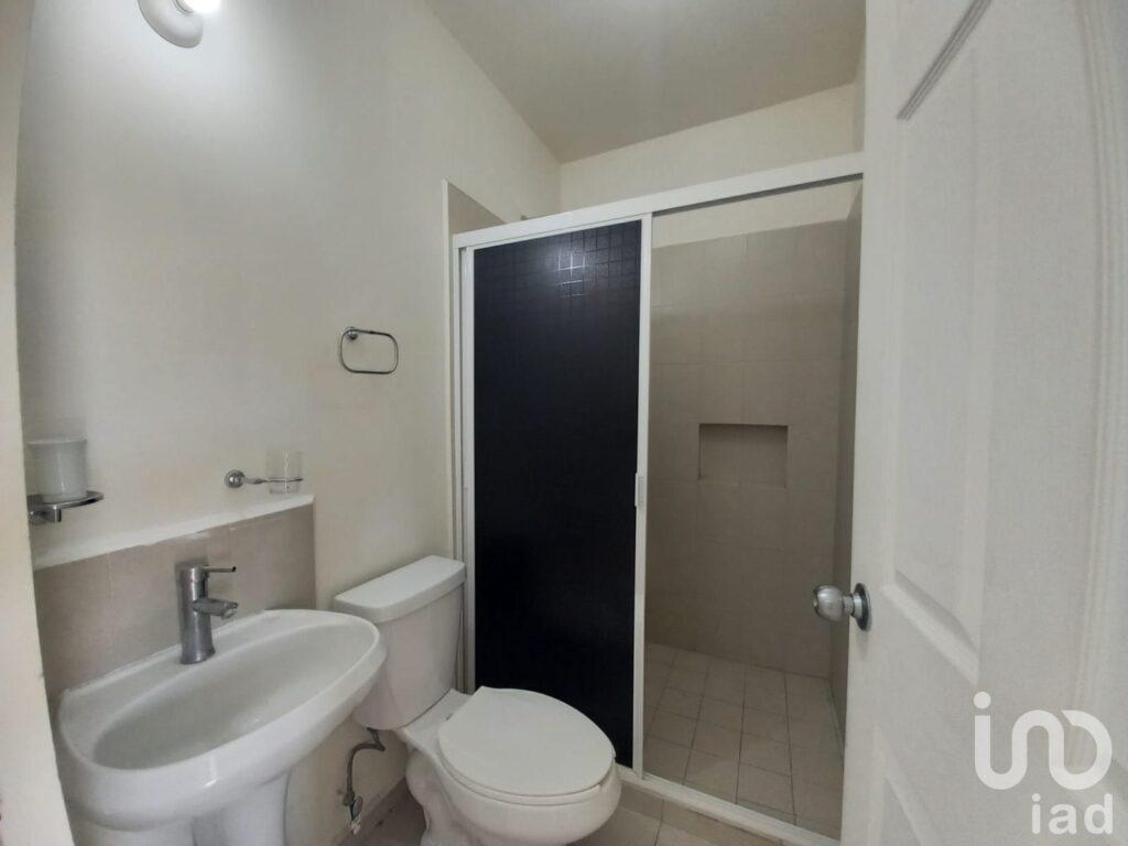 Departamento en venta en Viñedos Querétaro planta alta en esquina