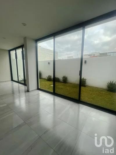 Renta Casa con Roof Garden, en Fraccionamiento Privado en Solares, Zapopan, Ja
